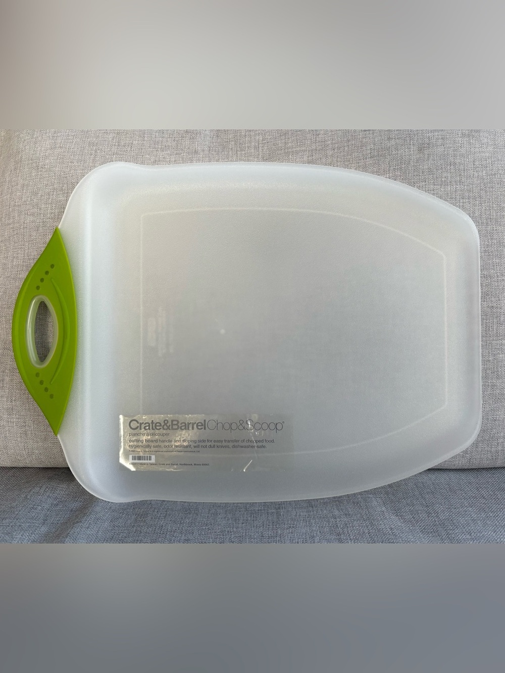 Crate & Barrel Chop & Scoop Cutting Board White with Green Handle - NWT